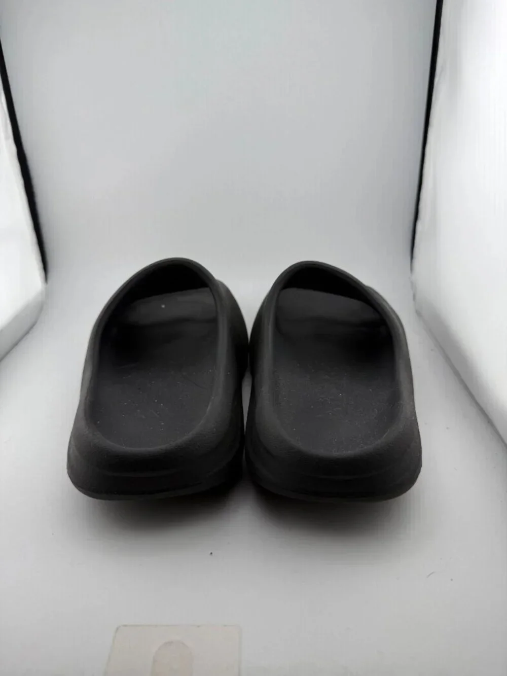 WORN Adidas Yeezy Slides “Onyx” Size 8M No Box